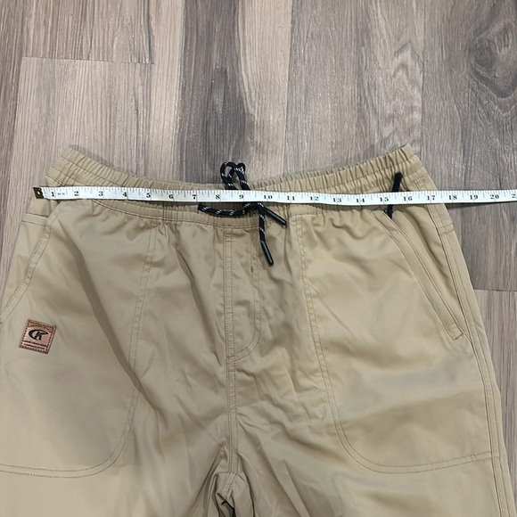 💛NWOT men’s stretch waist tan shorts - Picture 7 of 10